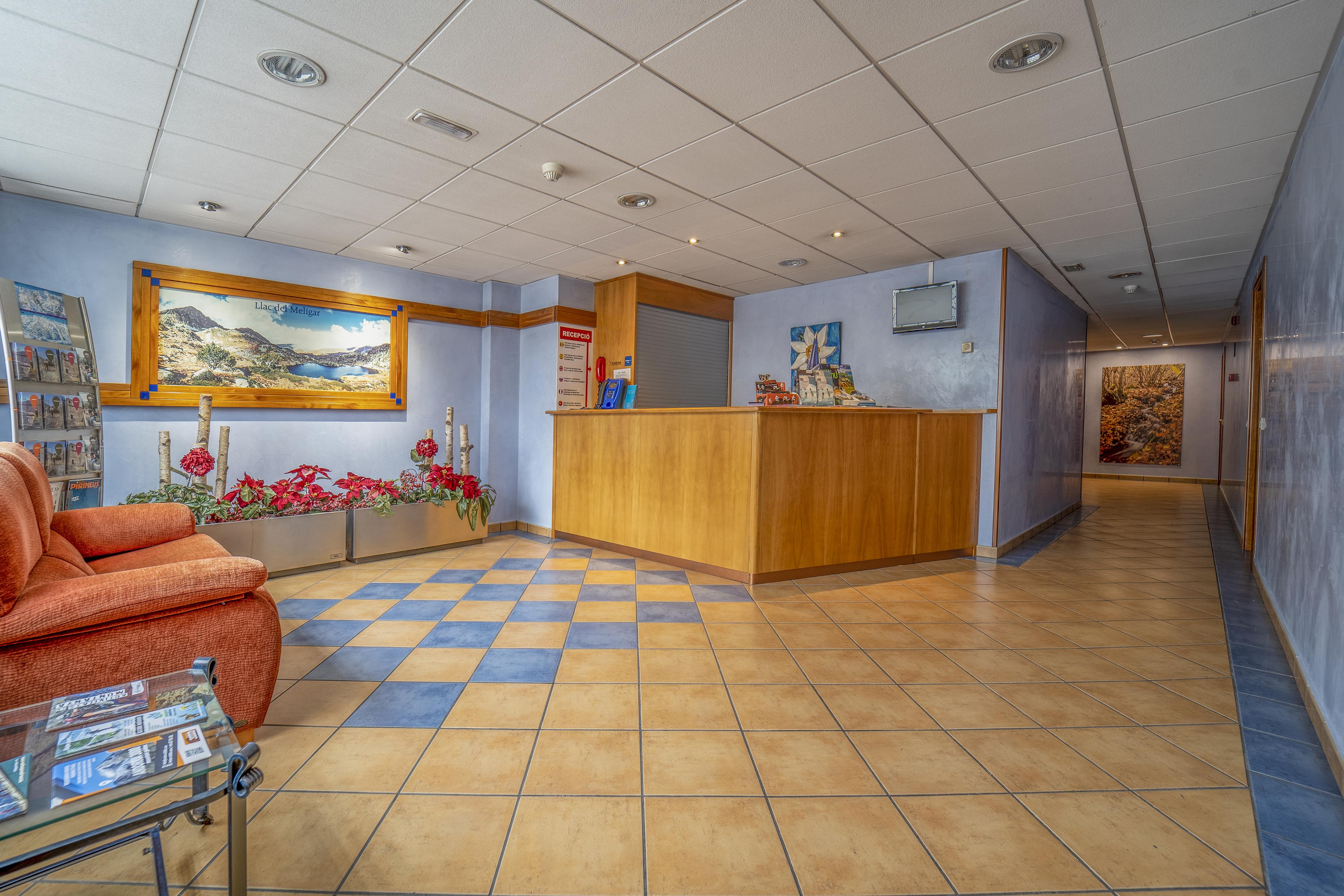 Apartaments Del Meligar Енкамп Экстерьер фото
